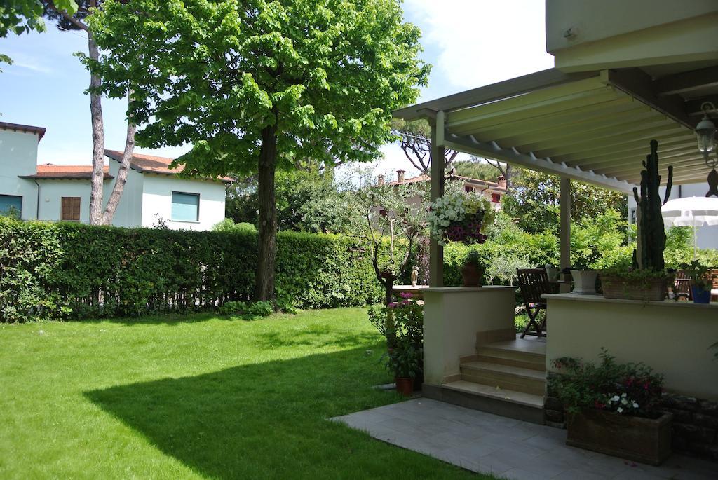 Casa Grischuna B&B Lido di Camaiore Luaran gambar